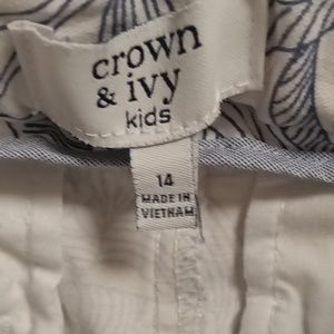NWOT crown & ivy kids girl's blue and white floral print shorts Size 14